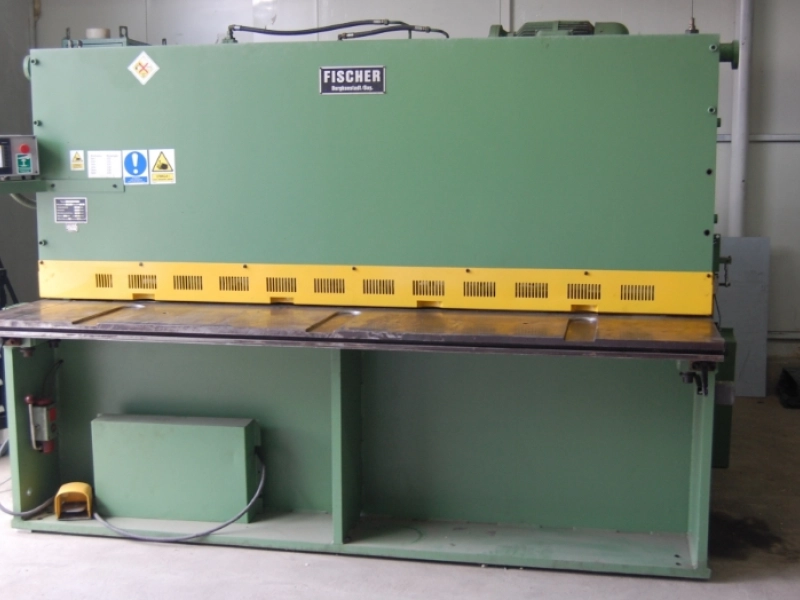 Guillotine shears - 1.jpg